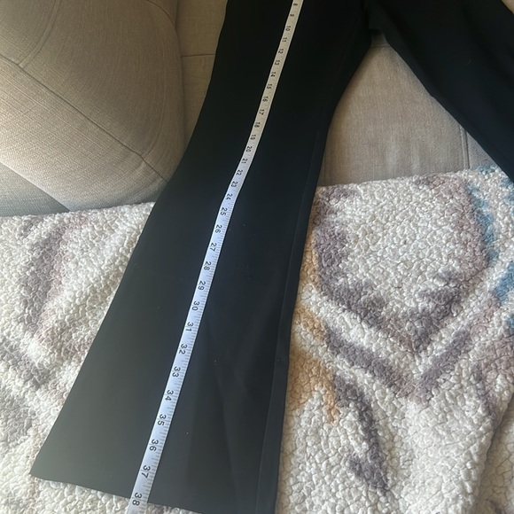 Mid rise leggings flared aritzia size small - Picture 6 of 6